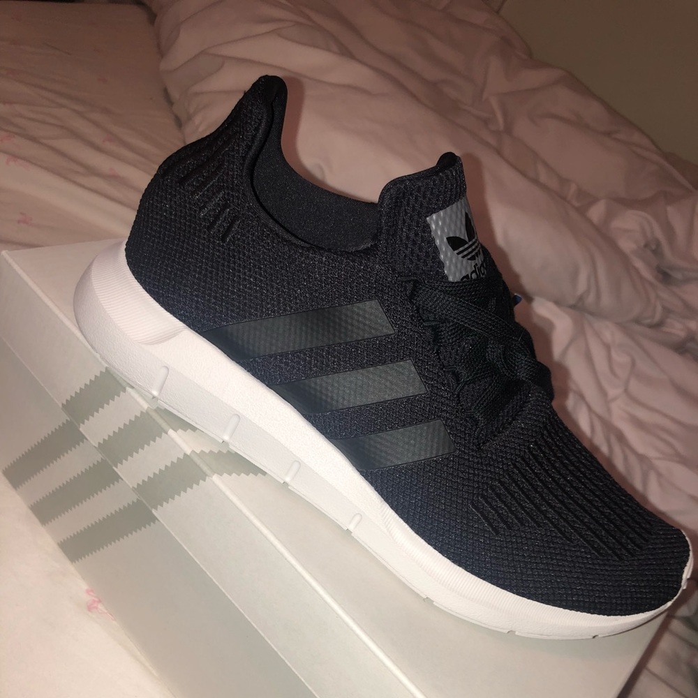 Adidas Swift women’s Sneakers